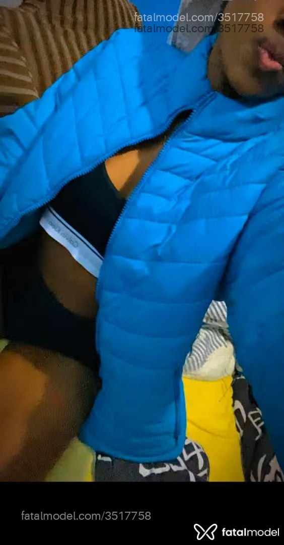 Acompanhante mulher morena (o) de olhos castanhos - Kauana