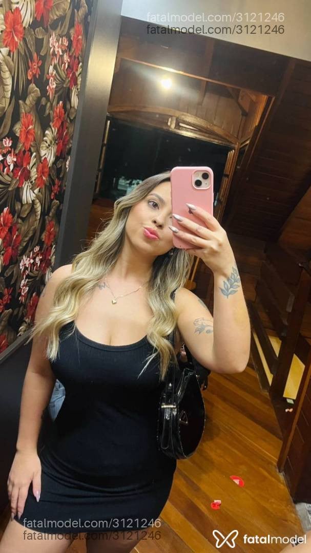 Acompanhante mulher loira (o) de olhos castanhos - Laura