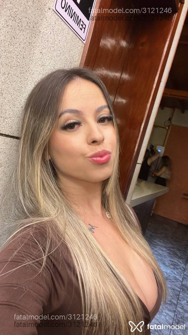 Acompanhante mulher loira (o) de olhos castanhos em Erechim - Laura