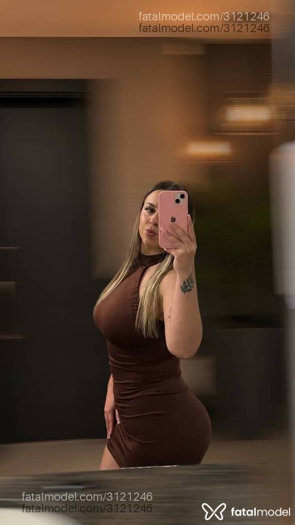 Acompanhante mulher loira (o) de olhos castanhos - Laura