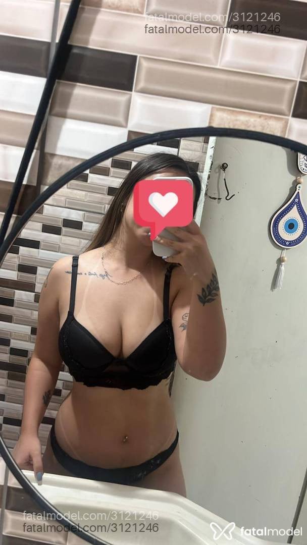 Acompanhante mulher loira (o) de olhos castanhos - Laura