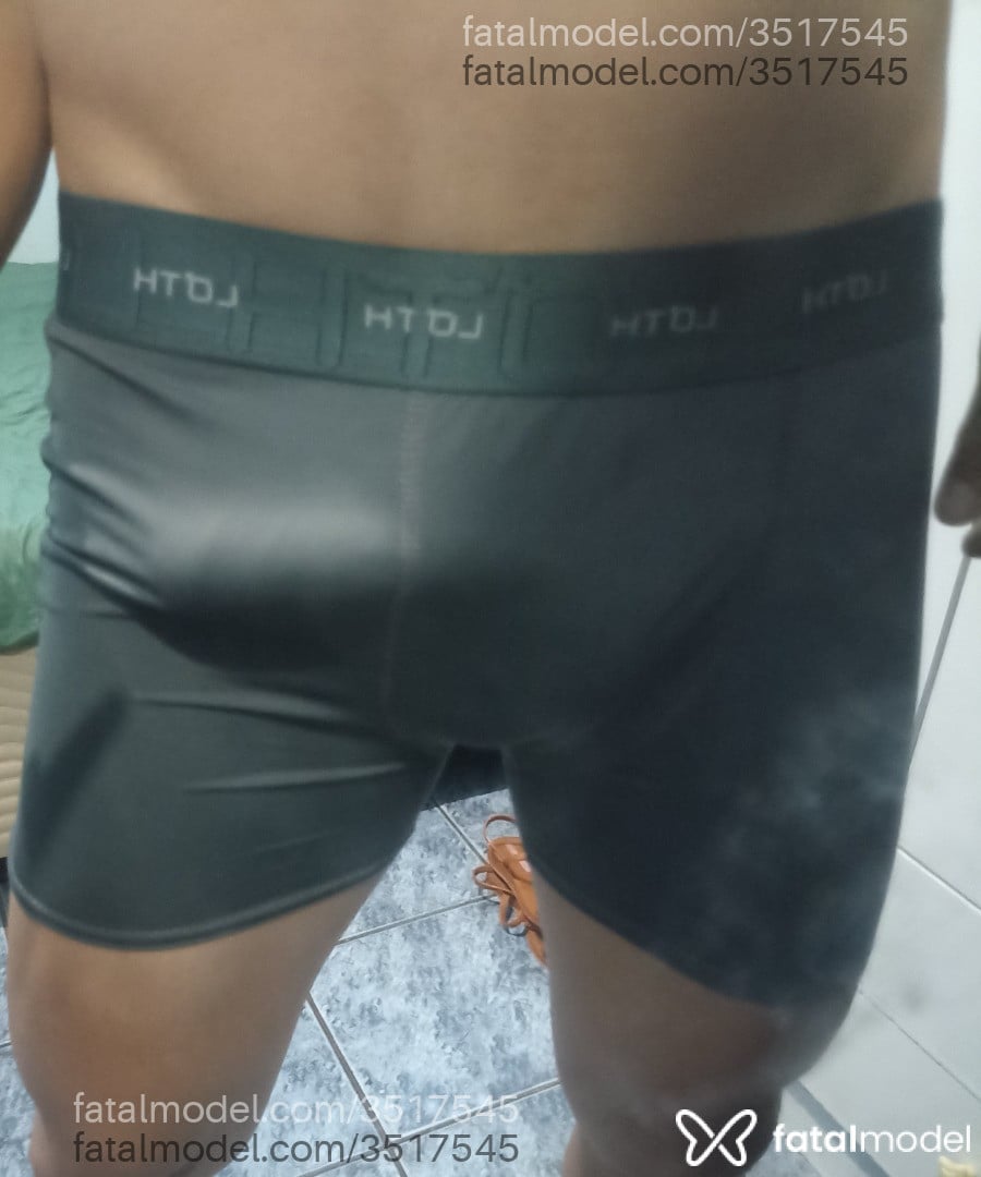 Acompanhante homem morena (o) de olhos pretos - Tor
