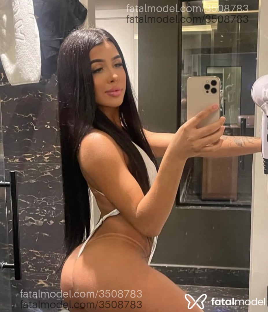 Acompanhante mulher trans morena (o) de olhos castanhos - Angell