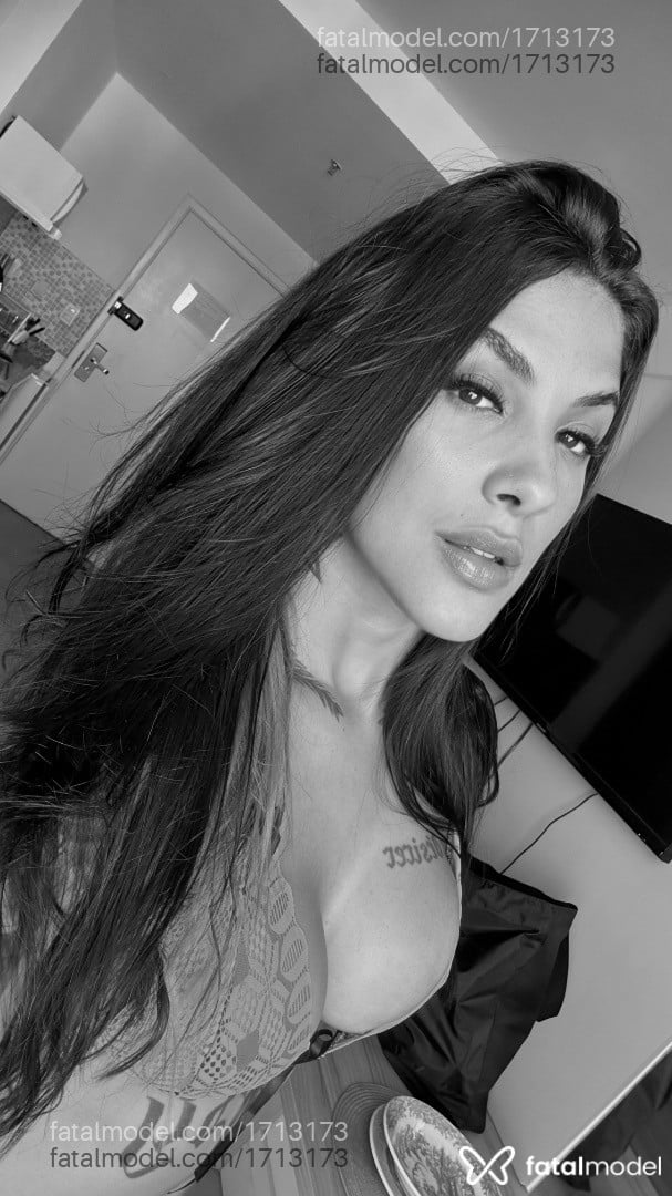 Acompanhante mulher morena (o) de olhos castanhos - Jasmim Mubarak