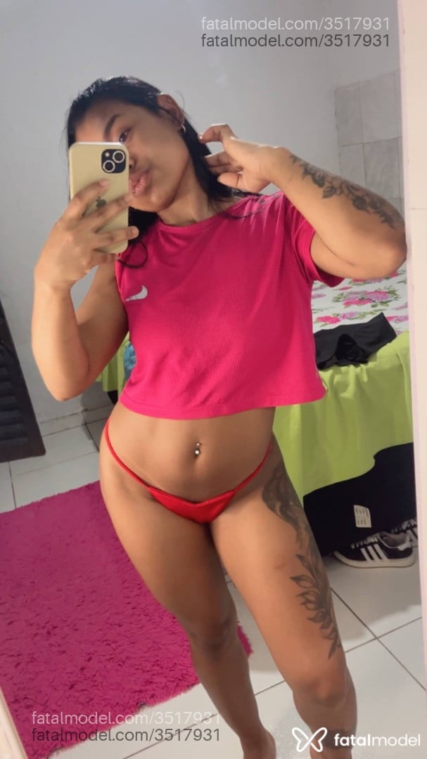 Acompanhante mulher morena (o) de olhos castanhos - Vitória