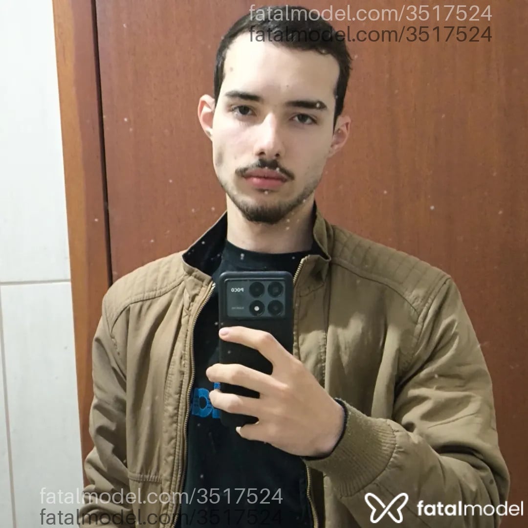 Acompanhante homem com cabelo castanho de olhos castanhos - Gutodelas