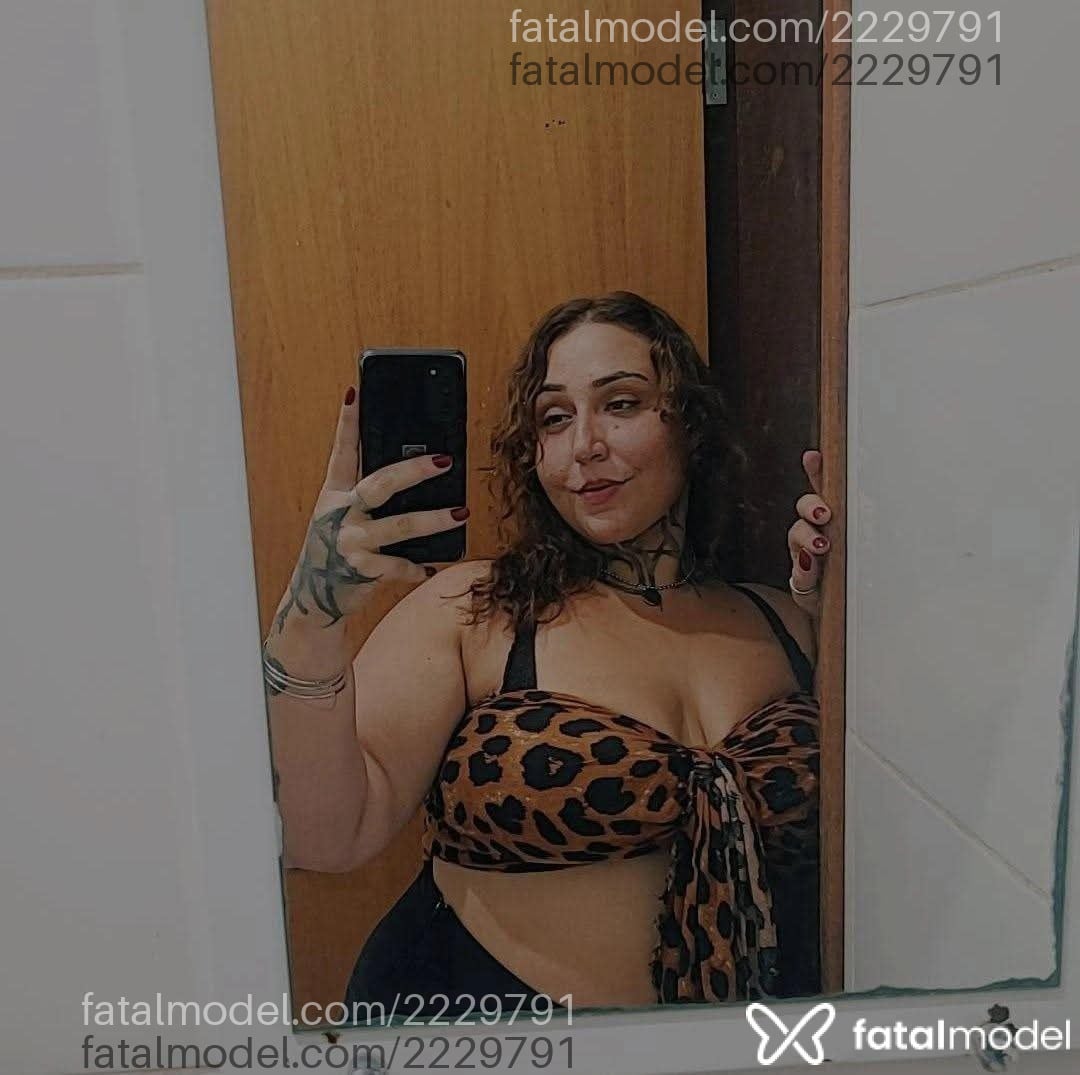 Acompanhante mulher com cabelo castanho de olhos castanhos - Bianca