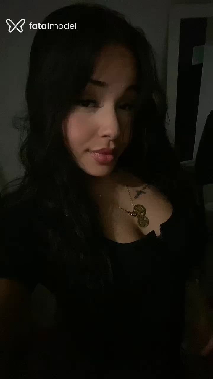 Acompanhante mulher ruiva (o) de olhos castanhos - Yara