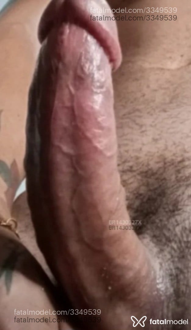Acompanhante homem com cabelo castanho de olhos castanhos - Tomas