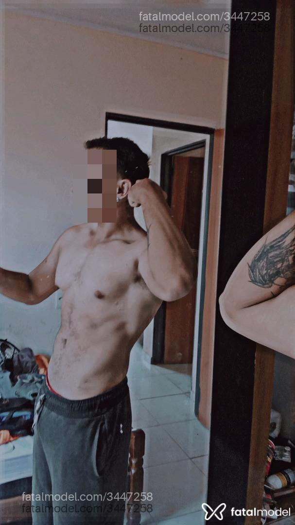 Acompanhante homem morena (o) de olhos castanhos - Alexandre