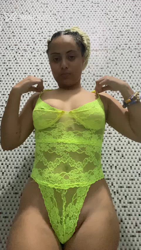 Acompanhante mulher com cabelo castanho de olhos castanhos - Victoria Santos