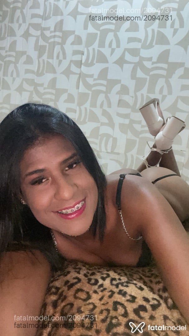 Acompanhante mulher com cabelo castanho de olhos pretos - Bruna Acompanhante mulher com cabelo castanho de olhos pretos - Bruna
