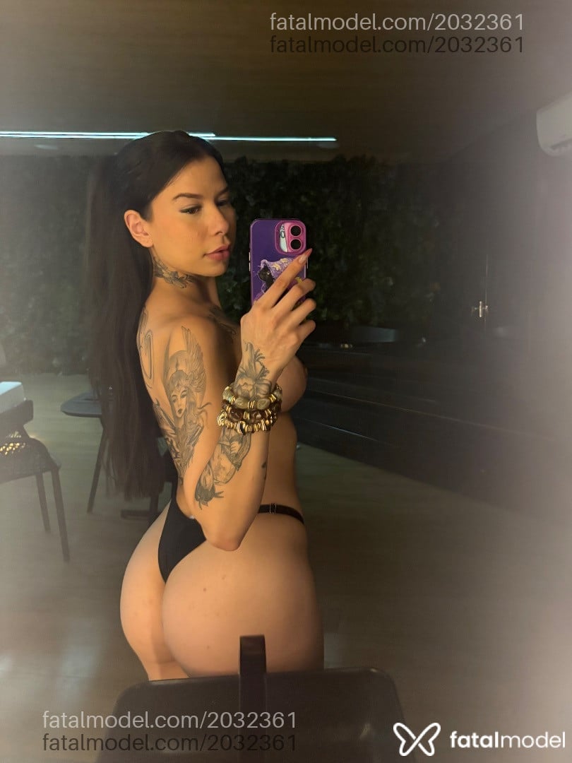 Acompanhante mulher com cabelo castanho de olhos castanhos - Luciana
