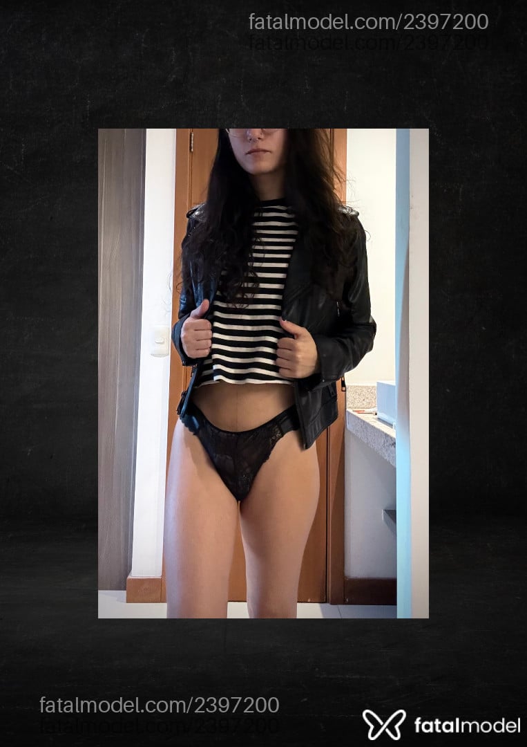 Acompanhante mulher trans morena (o) de olhos pretos - Manu Duarte