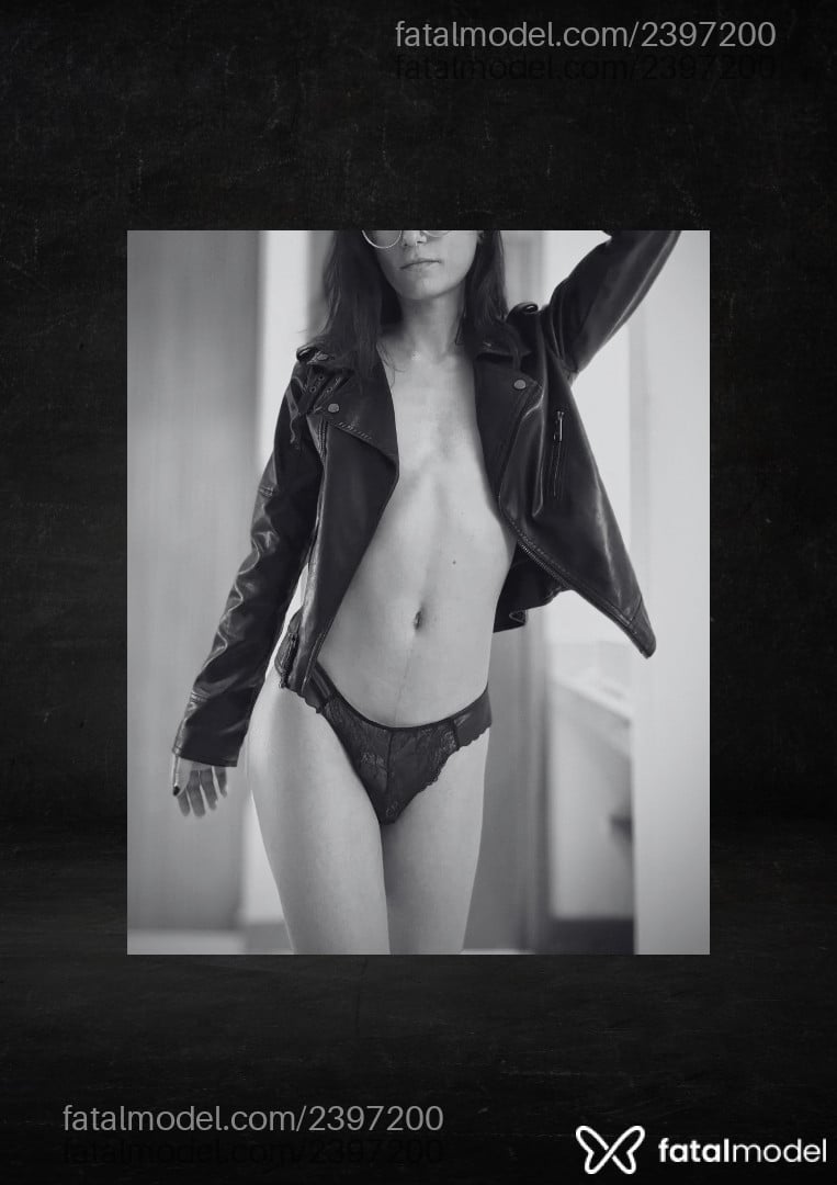 Acompanhante mulher trans morena (o) de olhos pretos - Manu Duarte