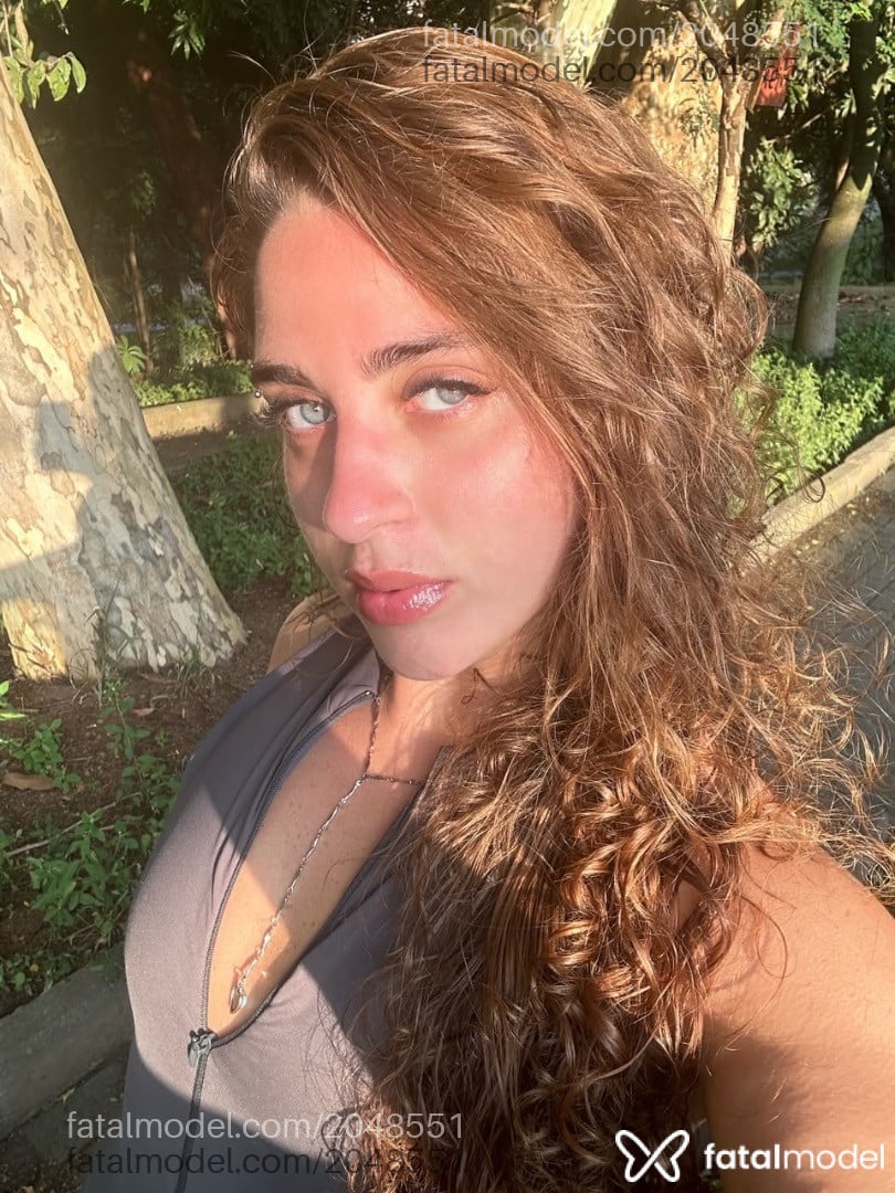 Acompanhante mulher loira (o) de olhos azuis - Melissa