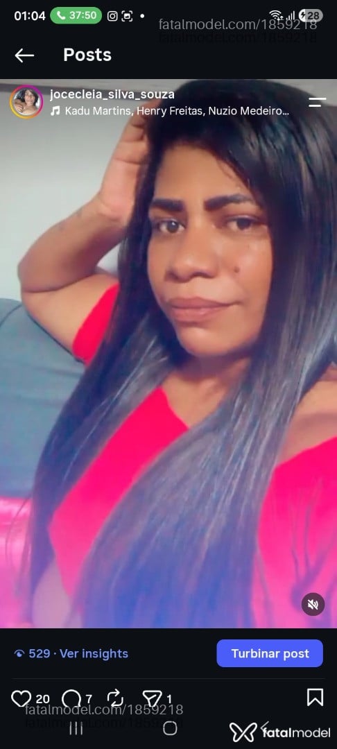 Acompanhante mulher morena (o) de olhos pretos - Renata