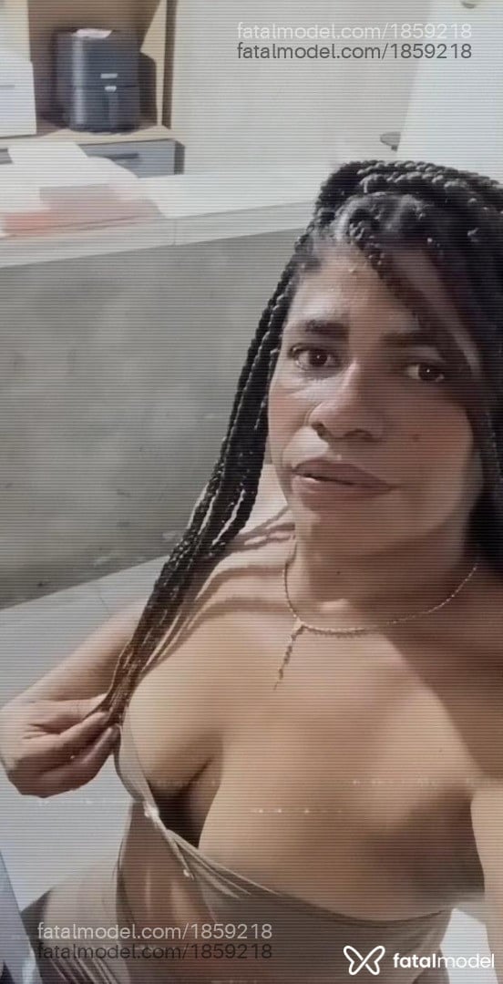 Acompanhante mulher morena (o) de olhos pretos - Renata