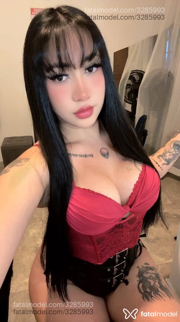 Acompanhante mulher trans morena (o) de olhos pretos - Juliana Rodrigues
