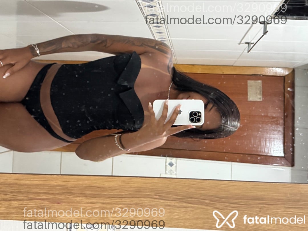 Acompanhante mulher morena (o) de olhos pretos - Gabi