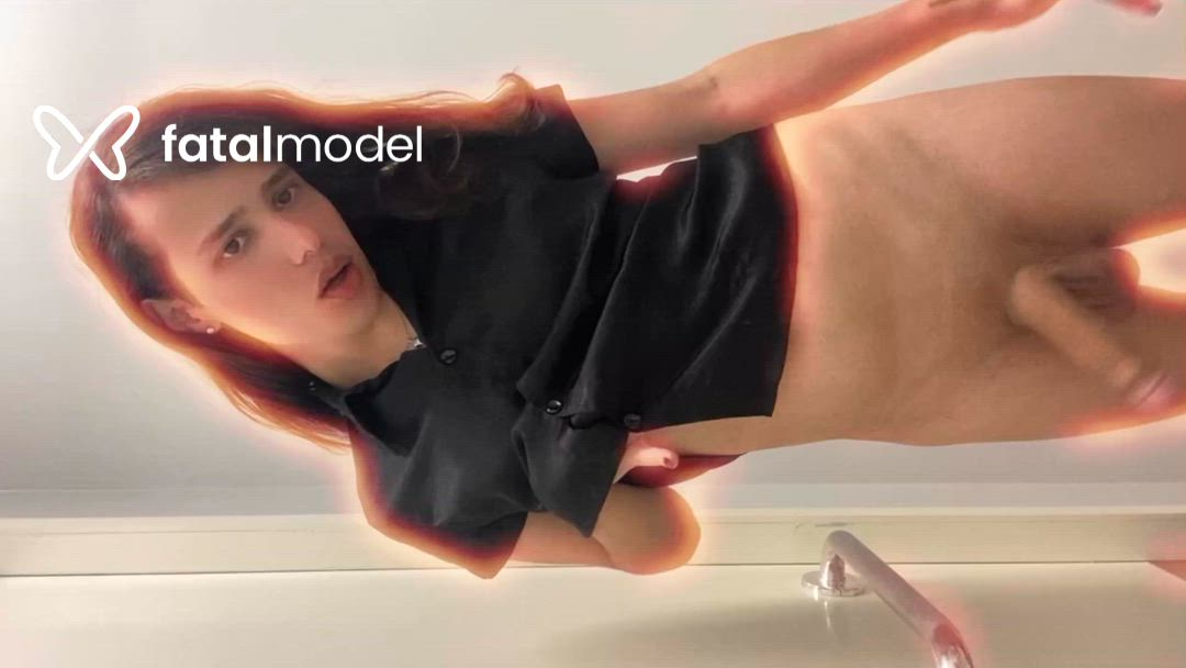 Acompanhante mulher trans com cabelo castanho de olhos pretos - Mia Colucci