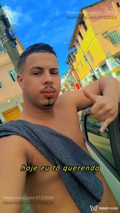 Acompanhante homem com cabelo castanho de olhos castanhos - Kaikão Acompanhante homem com cabelo castanho de olhos castanhos - Kaikão