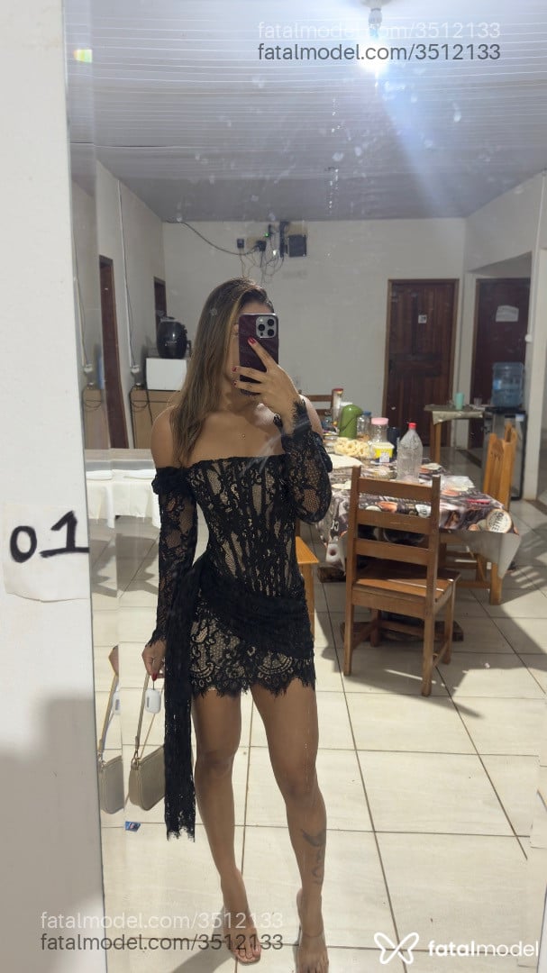 Acompanhante mulher loira (o) de olhos pretos - Melissa