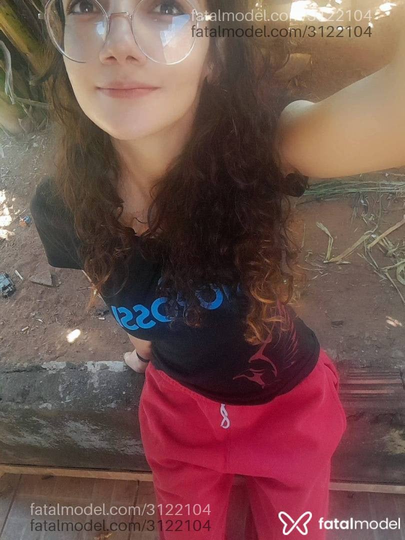 Acompanhante mulher morena (o) de olhos castanhos - Mizuzinha