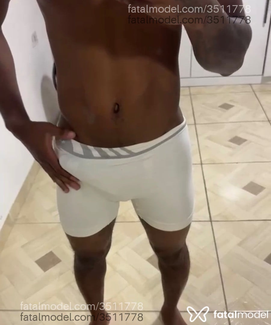 Acompanhante homem morena (o) de olhos castanhos - Anjonegro Acompanhante homem morena (o) de olhos castanhos - Anjonegro