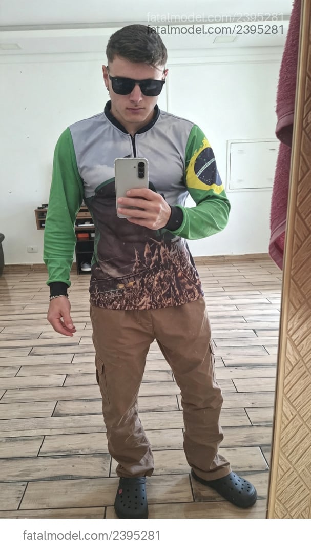 Acompanhante homem loira (o) de olhos verdes - Thiaguinho