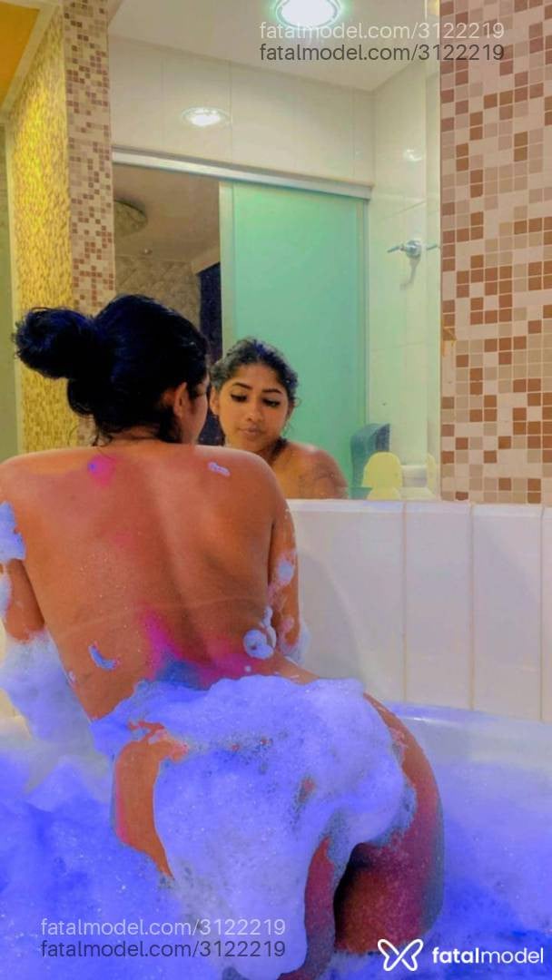 Acompanhante mulher morena (o) de olhos pretos - Paula Silva