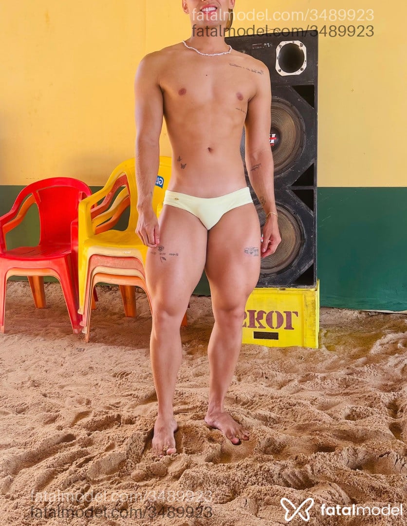 Acompanhante homem com cabelo castanho de olhos castanhos - Jhonatha