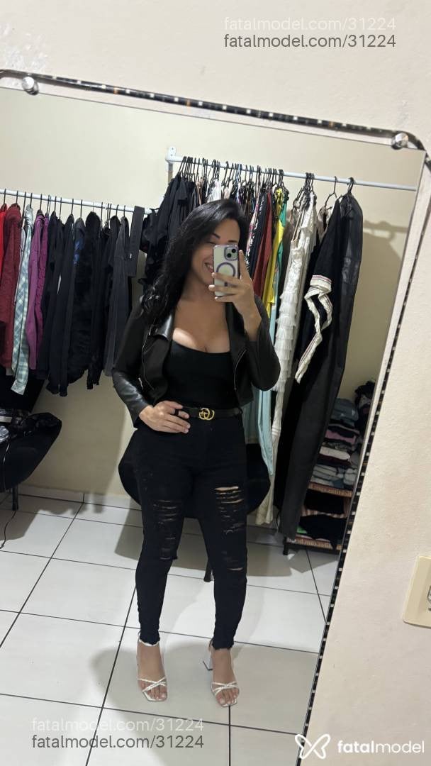 Acompanhante mulher trans morena (o) de olhos castanhos - Morena