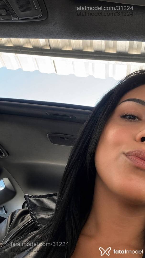 Acompanhante mulher trans morena (o) de olhos castanhos - Morena