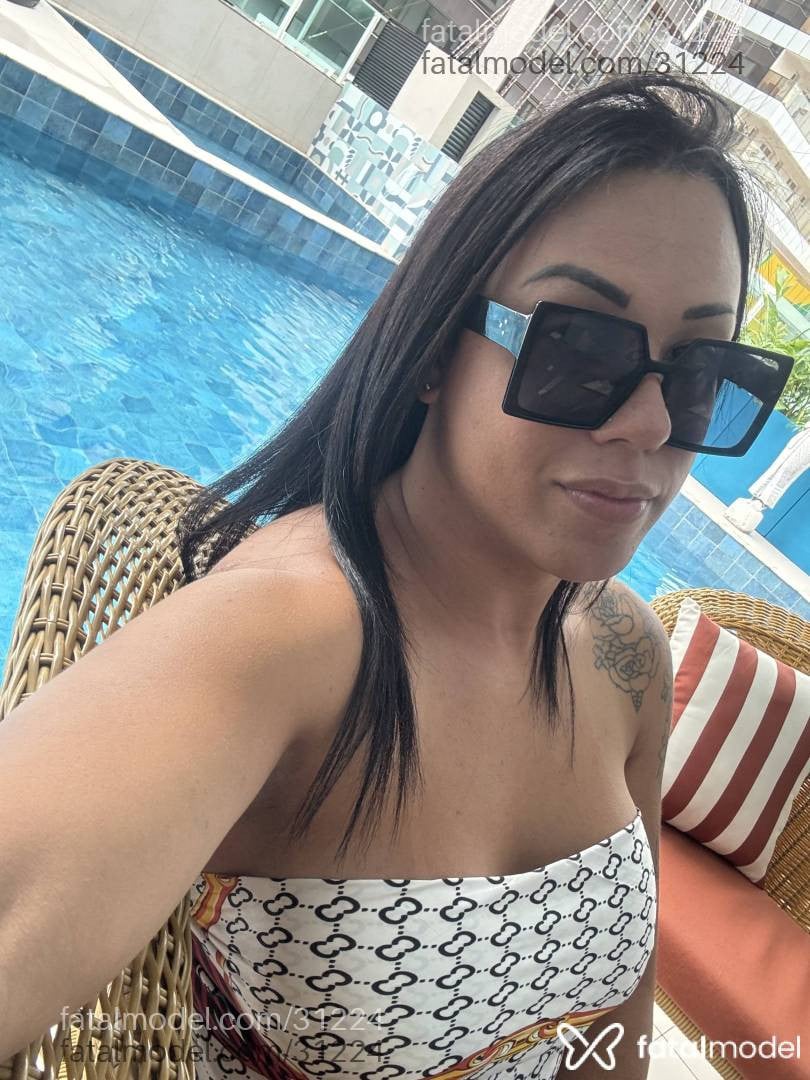 Acompanhante mulher trans morena (o) de olhos castanhos em Jaraguá do Sul - Morena