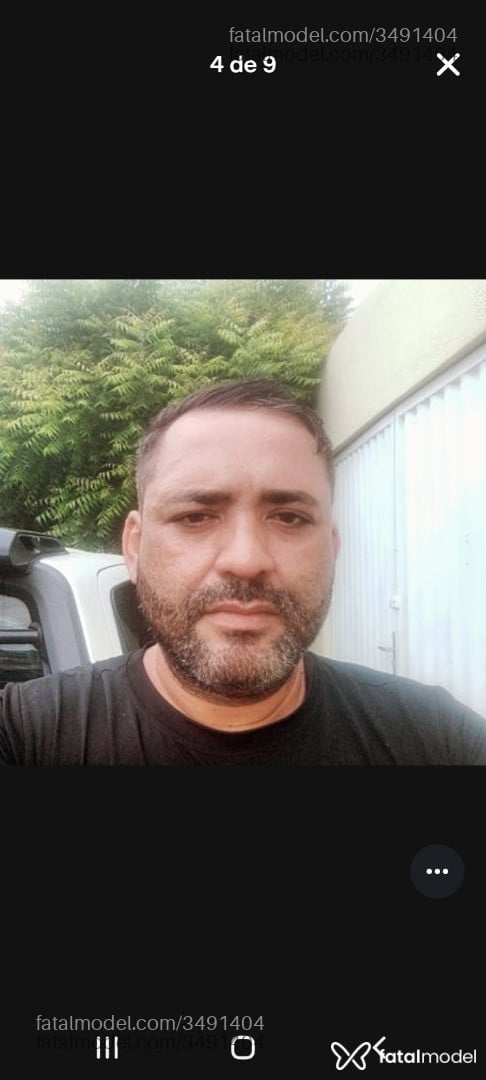 Acompanhante homem com cabelo castanho de olhos castanhos - Marcello