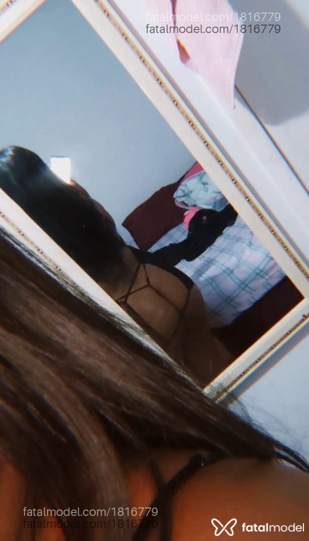 Acompanhante mulher morena (o) de olhos pretos - Rafaela