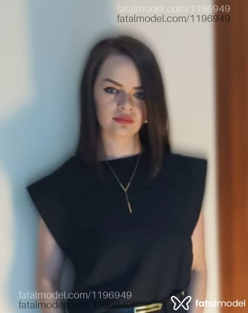 Acompanhante mulher loira (o) de olhos azuis - YSA MODELLO