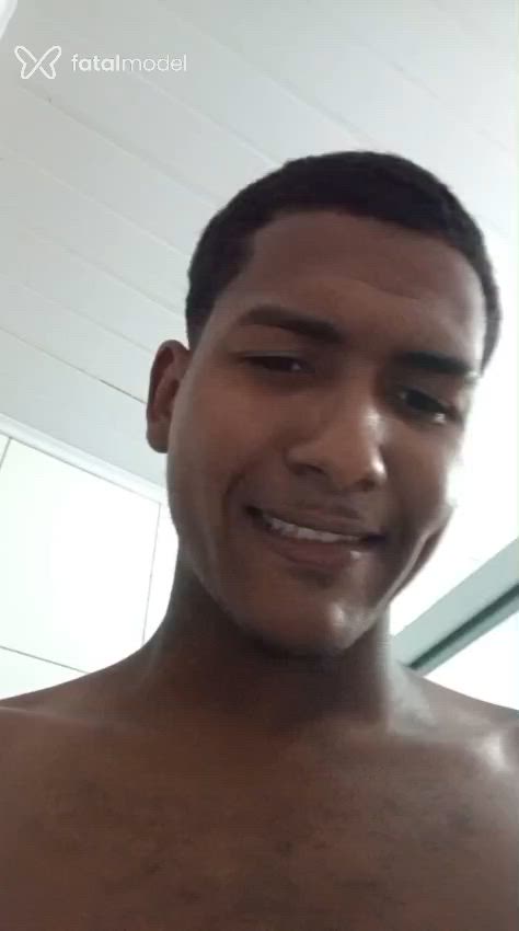Acompanhante homem com cabelo castanho de olhos castanhos - Ivan Santos