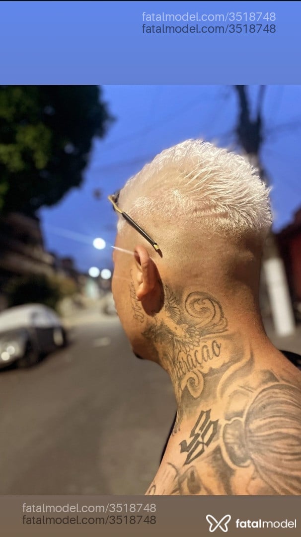 Acompanhante homem com cabelo castanho de olhos castanhos - Matheus