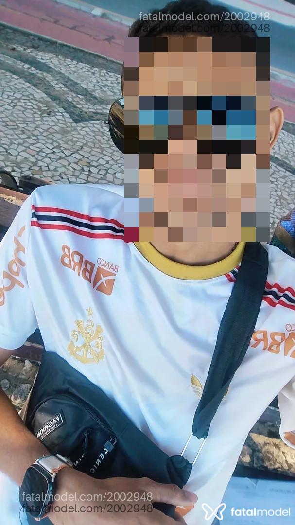 Acompanhante homem com cabelo castanho de olhos mel - Yam Morais