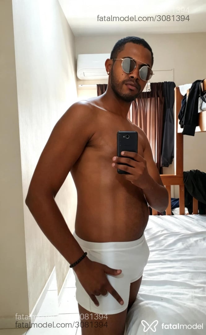 Acompanhante homem morena (o) de olhos pretos - Mateus Js