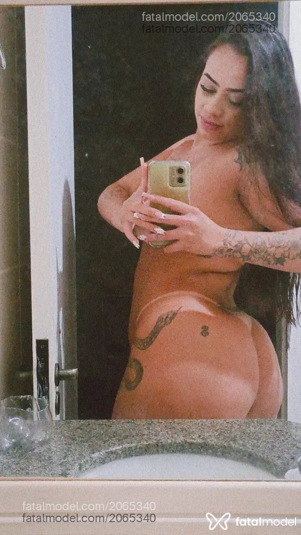 Acompanhante mulher com cabelo castanho de olhos mel - Thais