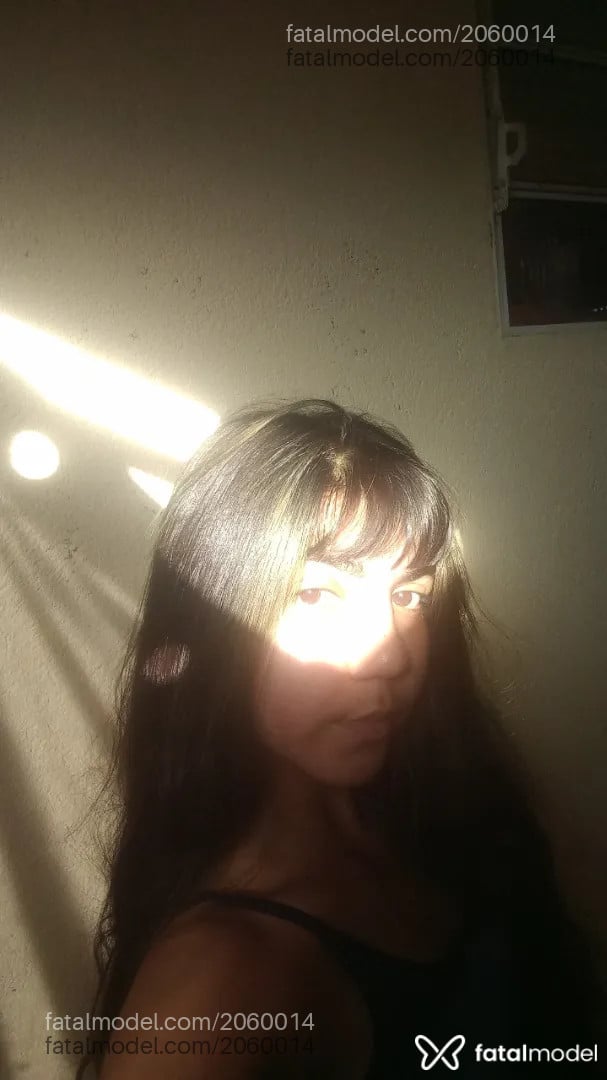 Acompanhante mulher morena (o) de olhos pretos - Morgana