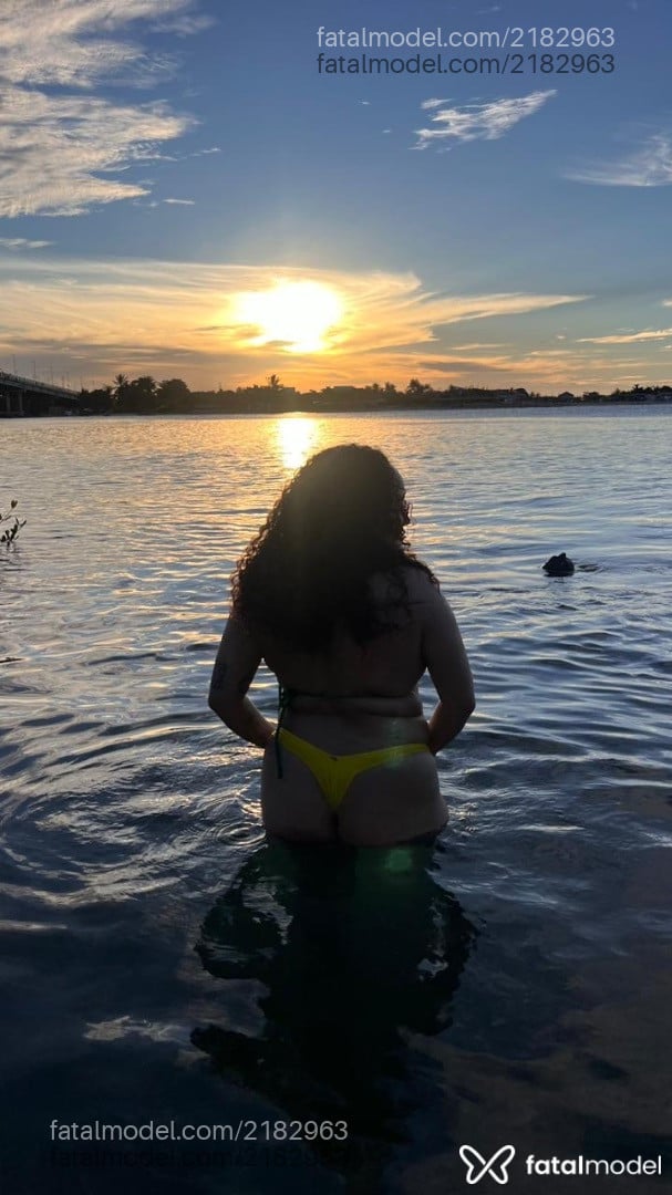 Acompanhante mulher com cabelo castanho de olhos castanhos - Manu Ferrez