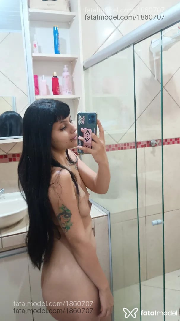 Acompanhante mulher morena (o) de olhos castanhos - Verônica