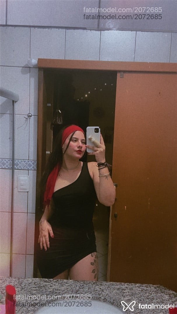 Acompanhante mulher com cabelo castanho de olhos castanhos - Aurora Niff