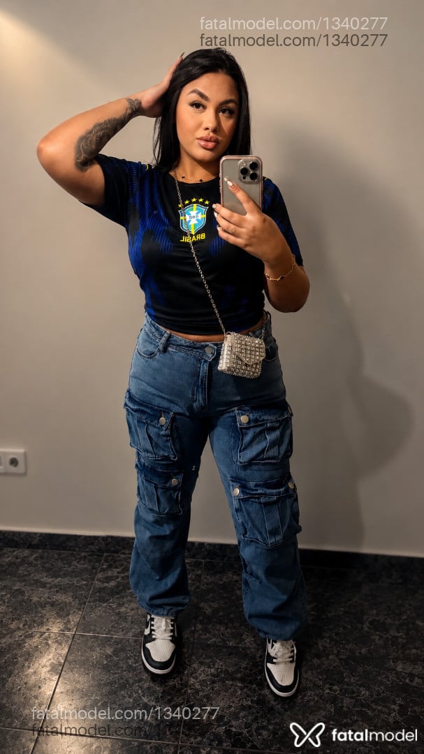 Acompanhante mulher com cabelo castanho de olhos castanhos - Gabriella Ribeiro Acompanhante mulher com cabelo castanho de olhos castanhos - Gabriella Ribeiro