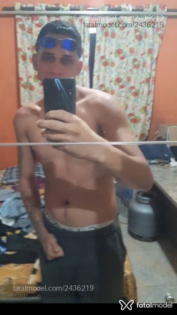 Acompanhante homem morena (o) de olhos verdes - Mikael