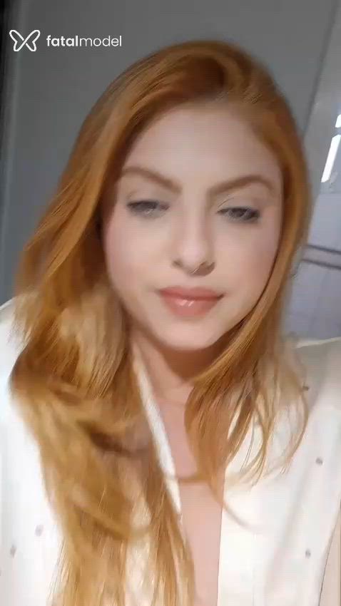 Acompanhante mulher ruiva (o) de olhos mel - Ana Clara